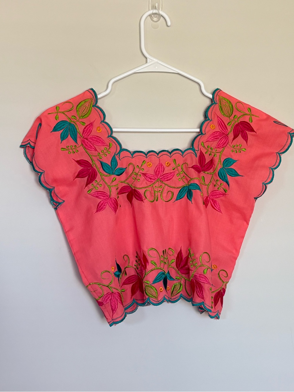 Vintage Mexican Embroidered Crop Top Coral Pink Floral Scalloped Hem Small Boho
